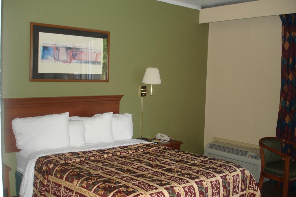 Quality Inn Gastonia Zewnętrze zdjęcie